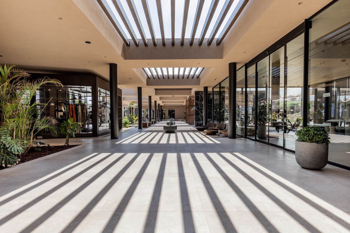 Pnoé Breathing Life - shadows in the main area of the hotel